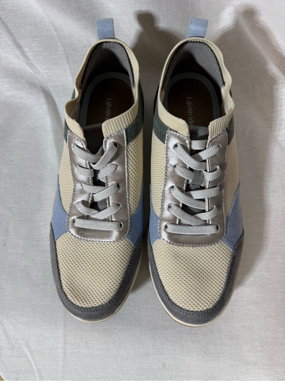 Life Stride Beige, Blue and Gray Lace-Up Sneakers Size 9
